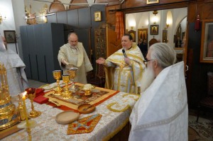 В Богоявленском  мужском монастыре  Игумен Нестор (Болков ) возглавил Божественную Литургию в Богоявленском мужском монастыре города Челябинска., 