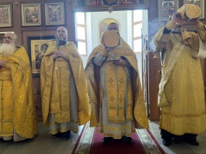В Неделю 5-ю по Пятидесятнице, Игумен Нестор (Болков) возглавил Литургию в Богоявленском  мужском монастыре города Челябинска., 