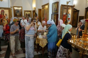 В Богоявленском епархиальном мужском монастыре города Челябинска совершили Божественную Литургию., 