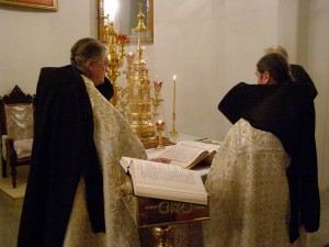 Вечернее субботнее и утреннее воскресное Богослужение в храме монастыря 07.01.2018, 