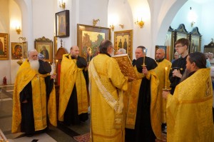 В канун 7-й Недели по Пятидесятнице Игумен Нестор возглавил всенощное бдение с литией в Богоявленском мужском монастыре Челябинска., 