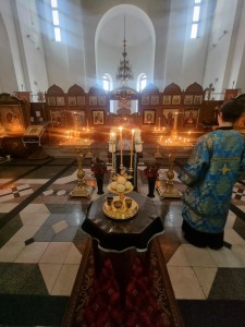 В канун Благовещения Пресвятой Богородицы , Игумен Нестор (Болков) возглавил всенощное бдение в Богоявленском мужском монастыре., 