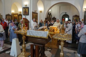 7 июня 2025 года, в Троицкую родительскую субботу, Игумен Нестор (Болков ) совершил Божественную Литургию и Великую панихиду в Богоявленском епархиальном мужском монастыре города Челябинска., 