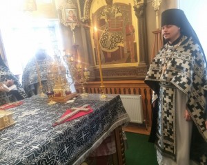 Игумен Нестор(Болков), настоятель Богоявленского мужского монастыря г. Челябинска, принял участие в Литургии Преждеосвященных Даров, которую возглавил митрополит Алексий в Одигитриевском женском монастыре., 