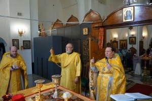 В Богоявленском епархиальном мужском монастыре города Челябинска совершили Божественную Литургию., 