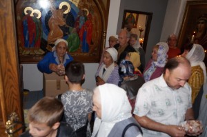 В Богоявленском епархиальном мужском монастыре состоялась воскресная благотворительная раздача пряников., 