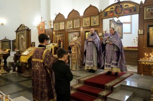 В Богоявленском епархиальном мужском монастыре города Челябинска совершили Божественную Литургию., 