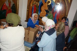 В Богоявленском епархиальном мужском монастыре состоялась воскресная благотворительная раздача пряников., 