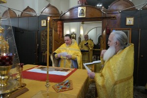 В Богоявленском епархиальном мужском монастыре города Челябинска совершили Божественную Литургию., 