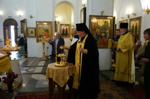 В Богоявленском епархиальном мужском монастыре города Челябинска совершили всенощное бдение с литией., 