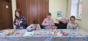 5 апреля 2026 года в Воскресной школе Богоявленского мужского монастыря провели уроки "Творчества" для младшей группы на темы: "Святые иконы"., 