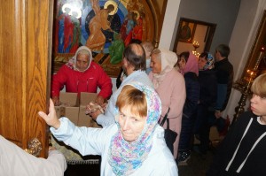 В Богоявленском епархиальном мужском монастыре состоялась воскресная благотворительная раздача пряников., 