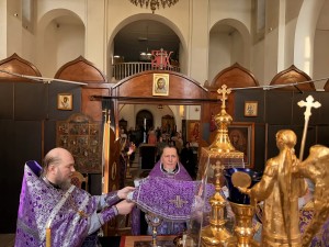 В Неделю 5-ю Великого поста Игумен Нестор (Болков) возглавил Божественную Литургию в Богоявленском мужском монастыре города Челябинска., 