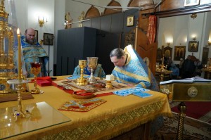 В Богоявленском епархиальном мужском монастыре города Челябинска совершили Божественную Литургию., 