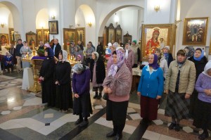 В праздник Воздвижения Креста Господня Игумен Нестор (Болков) совершил Божественную Литургию ., 