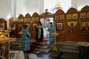 В Богоявленском епархиальном мужском монастыре города Челябинска Игумен Нестор (Болков ) совершил всенощное бдение ., 