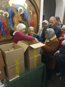 29 октября 2023 года, в Неделю 21-ю по Пятидесятнице, на Воскресной Божественной Литургии , волонтерами отдела по социальному служению Богоявленского мужского монастыря в рамках проекта «Колос»,состоялась благотворительная раздача хлеба и пряников прихожа, 