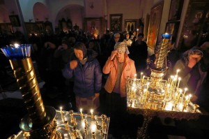 Митрополит Никодим совершил великопостное повечерие в мужском монастыре, 