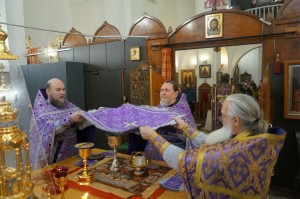 В Богоявленском епархиальном мужском монастыре города Челябинска совершили Божественную Литургию., 