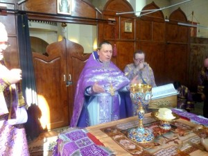 Игумен Нестор (Болков ) в Великий Четверг совершил Литургию святителя Василия Великого в Богоявленском мужском монастыре., 