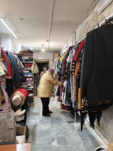 В Богоявленском  мужском монастыре  состоялась  благотворительная раздача одежды и обуви., 