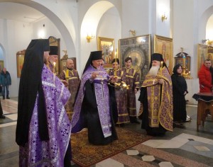 В Богоявленском  мужском монастыре города Челябинска совершили всенощное бдение  с литией., 