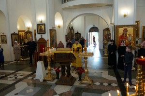 В Богоявленском епархиальном мужском монастыре города Челябинска совершили всенощное бдение с литией., 