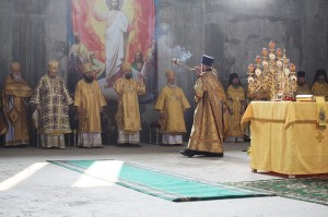 Торжественное Богослужение в строящемся соборе, 