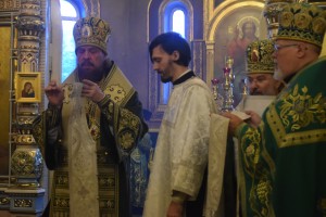 Настоятель Богоявленского мужского монастыря города Челябинска игумен Нестор (Болков)с клириками мужской обители принял участие в Божественной Литургии в Свято- Симеоновском Кафедральном соборе., 