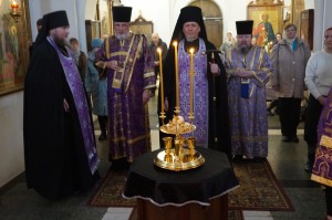 В Богоявленском епархиальном мужском монастыре совершили всенощное бдение  с литией., 