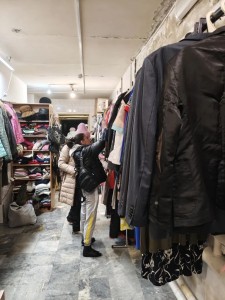 В Богоявленском  мужском монастыре  состоялась  благотворительная раздача одежды и обуви., 