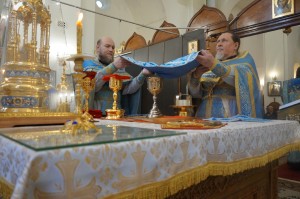 В Богоявленском епархиальном мужском монастыре города Челябинска совершили Божественную Литургию., 