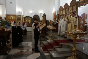 В Богоявленском  мужском монастыре  Игумен Нестор (Болков ) возглавил Божественную Литургию в Рождество Господа Бога и Спаса нашего Иисуса Христа в Богоявленском мужском монастыре города Челябинска., 