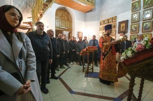 В ночь с 8 на 9 мая 2024 года Пасхальную ночную Божественную Литургию Светлой седмицы совершил митрополит Челябинский и Миасский Алексий в храме Всех святых поселка Тарасовка., 