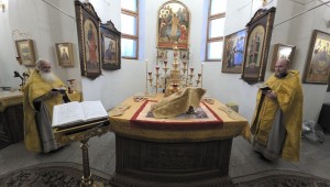 Игумен Нестор (Болков ) совершил Божественную Литургию в Богоявленском епархиальном мужском монастыре города Челябинска., 