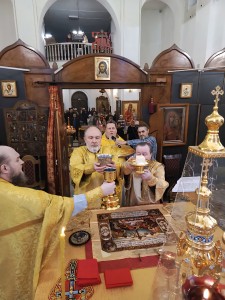 В Богоявленском епархиальном мужском монастыре города Челябинска совершили Божественную Литургию., 