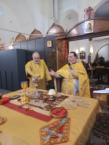 В Богоявленском епархиальном мужском монастыре города Челябинска совершили Божественную Литургию., 