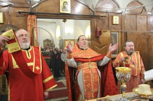 В Светлое Христово Воскресение Игумен Нестор (Болков ) совершил Литургию в Богоявленском мужском монастыре., 