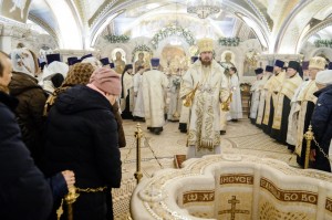 Настоятель Богоявленского мужского монастыря города Челябинска игумен Нестор (Болков)с клириками мужской обители принял участие в  Великой вечерни в нижнем храме Христорождественского кафедрального собора города Челябинска ., 