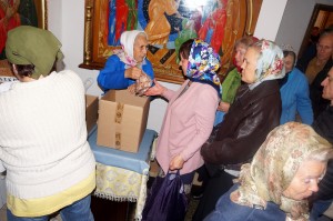 В Богоявленском епархиальном мужском монастыре состоялась воскресная благотворительная раздача пряников., 