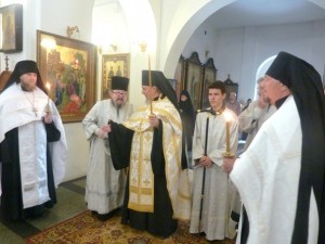 В канун Недели 7-й по Пасхе Игумен Нестор (Болков ) совершил всенощное бдение в Богоявленском мужском монастыре., 