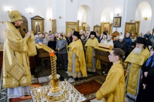 9 ноября 2025 года ,в Неделю 22-ю по Пятидесятнице и памяти Мч. Нестора Солунского,Прп. Нестора Летописца, Печерского, в Ближних пещерах, митрополит Челябинский и Миасский Алексий совершил Божественную Литургию в Богоявленском епархиальном мужском монасты, 