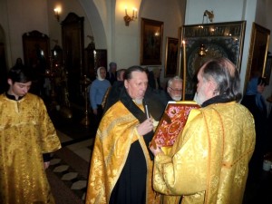 В Богоявленском епархиальном мужском монастыре Игумен Нестор (Болков ) возглавил Всенощное бдение с литией., 