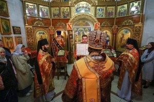 В ночь с 8 на 9 мая 2024 года Пасхальную ночную Божественную Литургию Светлой седмицы совершил митрополит Челябинский и Миасский Алексий в храме Всех святых поселка Тарасовка., 