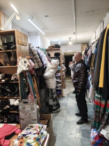 В Богоявленском  мужском монастыре  состоялась  благотворительная раздача одежды и обуви., 