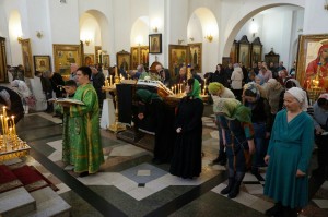 В Неделю ваий ( Вербное воскресенье) Игумен Нестор (Болков ) возглавил Литургию в Богоявленском мужском монастыре города Челябинска., 