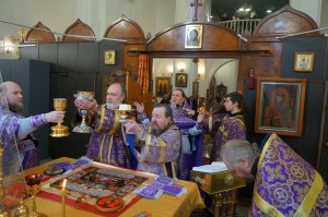 В праздник Воздвижения Креста Господня Игумен Нестор (Болков) совершил Божественную Литургию ., 