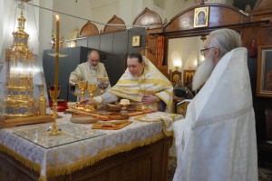 В Богоявленском  мужском монастыре  Игумен Нестор (Болков ) возглавил Божественную Литургию в Рождество Господа Бога и Спаса нашего Иисуса Христа в Богоявленском мужском монастыре города Челябинска., 