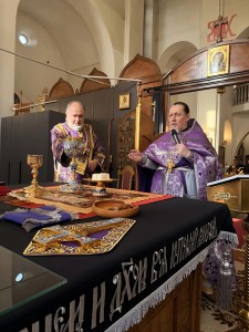 В Неделю 5-ю Великого поста Игумен Нестор (Болков) возглавил Божественную Литургию в Богоявленском мужском монастыре города Челябинска., 