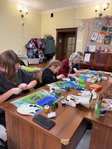 15 февраля 2026 года в Воскресной школе Богоявленского мужского монастыря провели уроки «ИЗО» для средней группы:, 